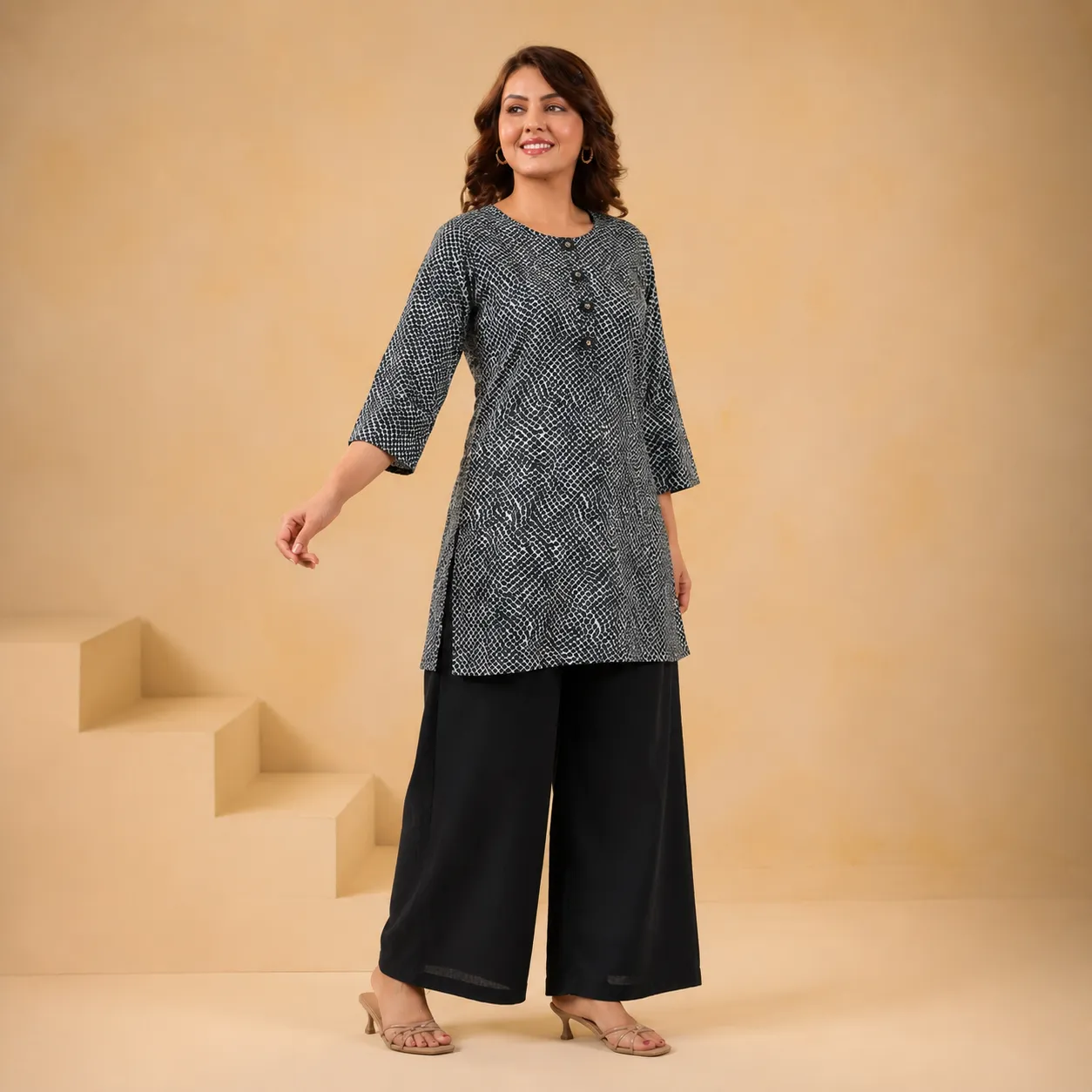 Women's Black and White Printed Tunic Top